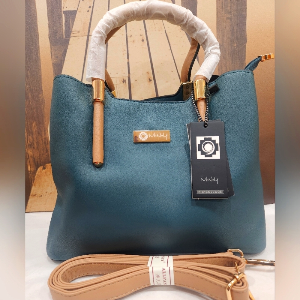 Brand New Leather Luxury Hand/ Shoulder Bag.